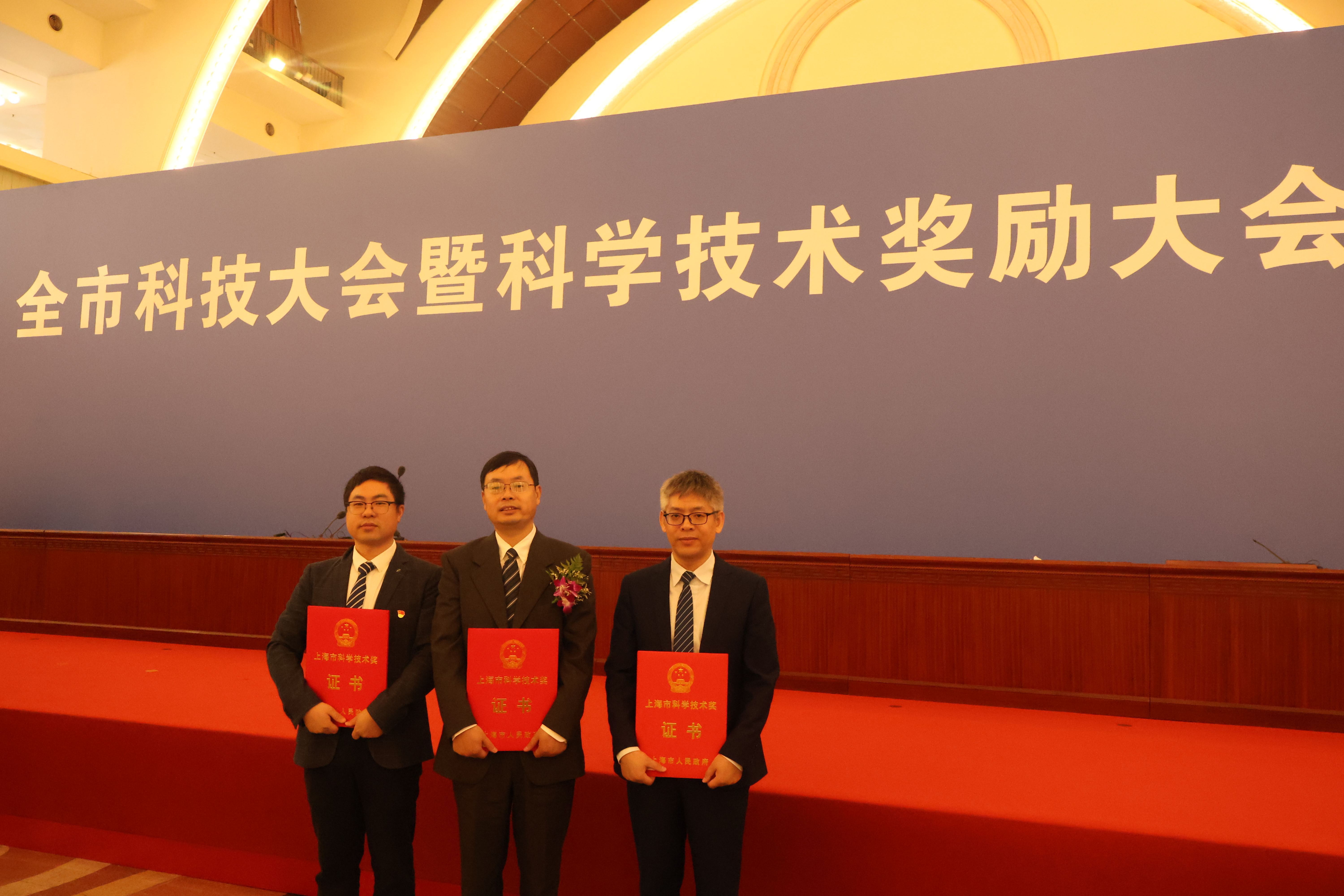 图片 1(1).png 图片 1(1).png